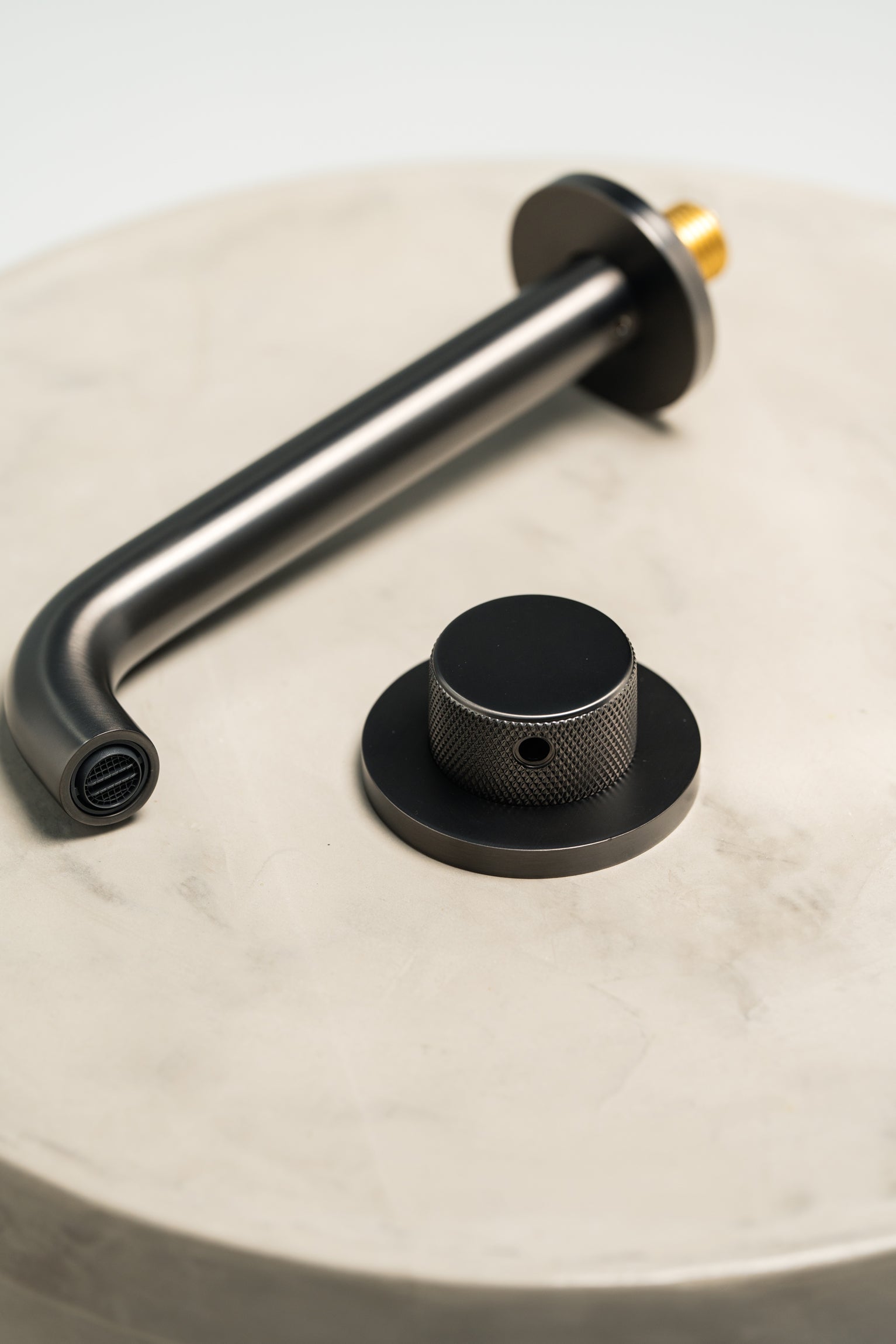 WALL GUN METAL